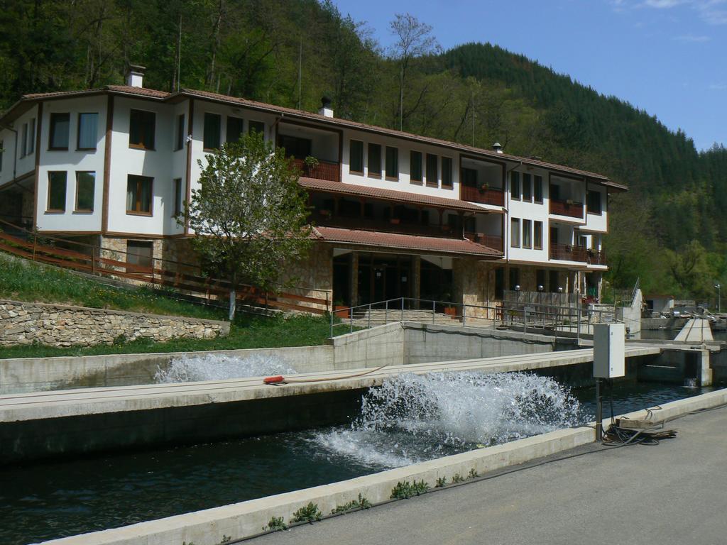 Fisherman'S Hut Family Hotel Beden Buitenkant foto
